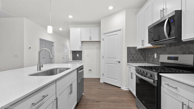 304 Sefton Drive, Jamestown, NC 27282