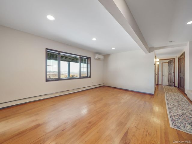 3483 Fenimore Avenue, Mohegan Lake, NY 10547