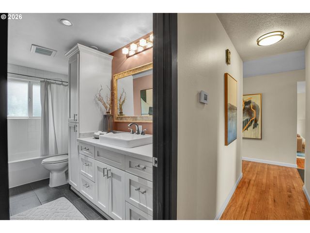 17014 Se WILEY Way, Milwaukie, OR 97267