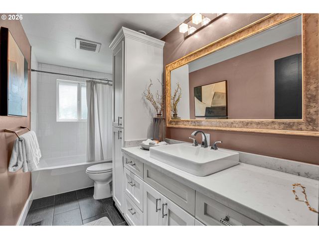 17014 Se WILEY Way, Milwaukie, OR 97267