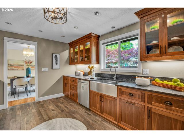 17014 Se WILEY Way, Milwaukie, OR 97267
