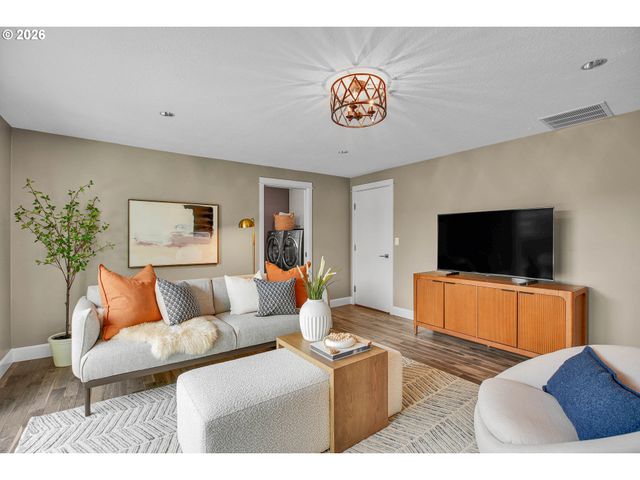 17014 Se WILEY Way, Milwaukie, OR 97267