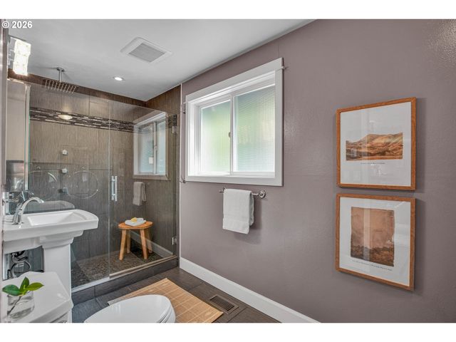 17014 Se WILEY Way, Milwaukie, OR 97267