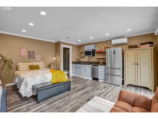 17014 Se WILEY Way, Milwaukie, OR 97267