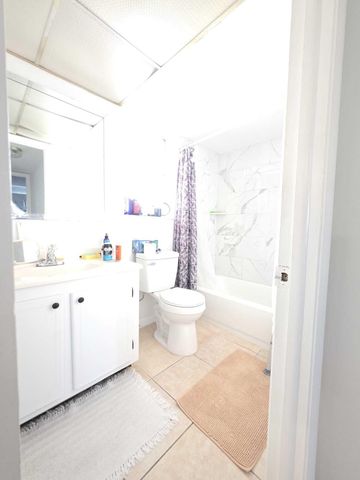 8400 Sunrise Lakes Boulevard 107, Sunrise, FL 33322