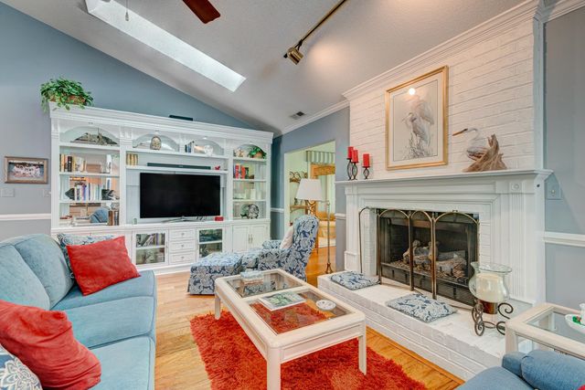 466 Country Club Dr., Pawleys Island, SC 29585