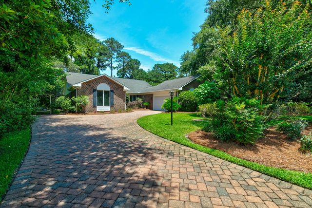 466 Country Club Dr., Pawleys Island, SC 29585