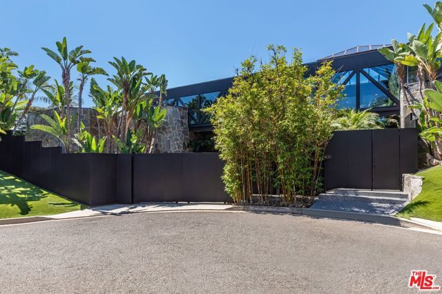 630 Clinton Place, Beverly Hills, CA 90210