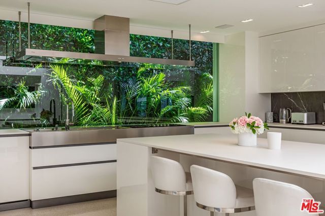 630 Clinton Place, Beverly Hills, CA 90210
