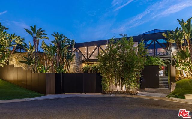 630 Clinton Place, Beverly Hills, CA 90210