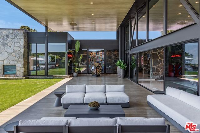 630 Clinton Place, Beverly Hills, CA 90210