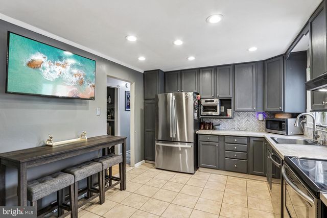 207 NAVAJO TRL, Browns Mills, NJ 08015