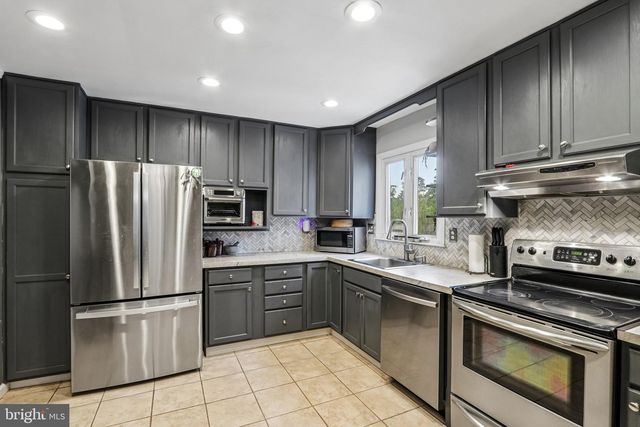 207 NAVAJO TRL, Browns Mills, NJ 08015