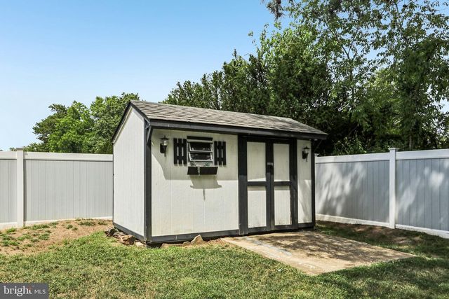 207 NAVAJO TRL, Browns Mills, NJ 08015