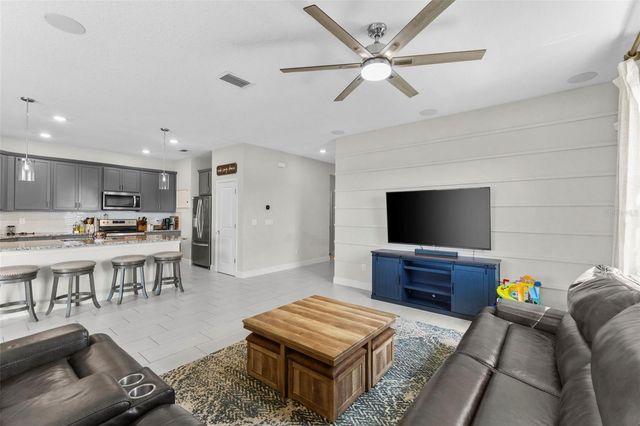 7434 35TH LANE E, Sarasota, FL 34243