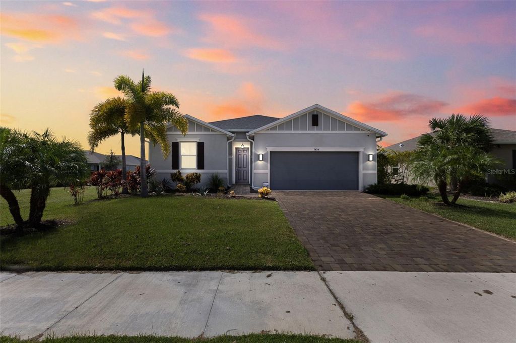 7434 35TH LANE E, Sarasota, FL 34243