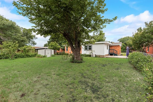 1322 Bluebird Lane, Garland, TX 75042