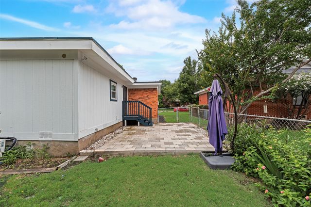 1322 Bluebird Lane, Garland, TX 75042