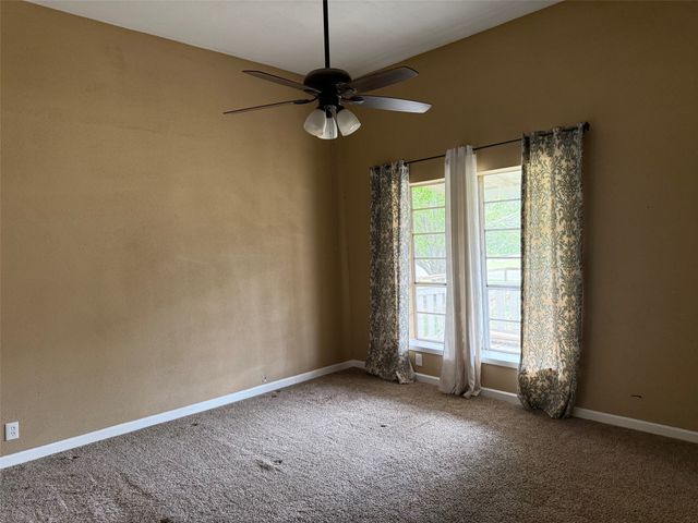 280 W 4th Street, Crawford, TX 76638