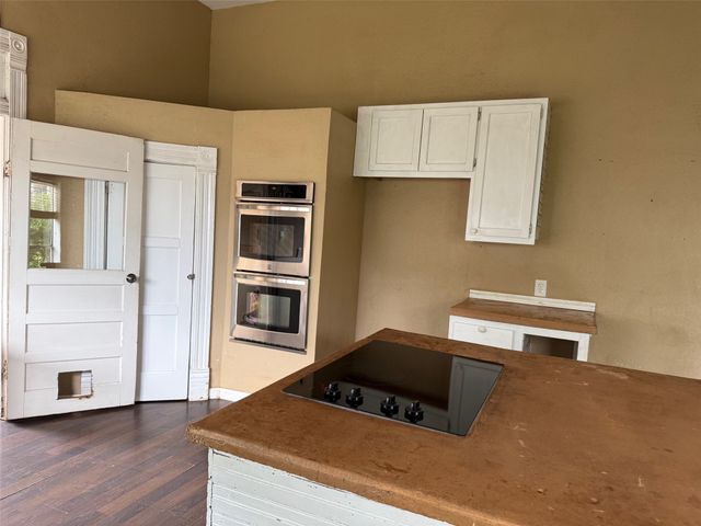 280 W 4th Street, Crawford, TX 76638
