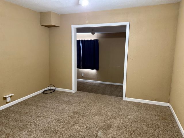 280 W 4th Street, Crawford, TX 76638
