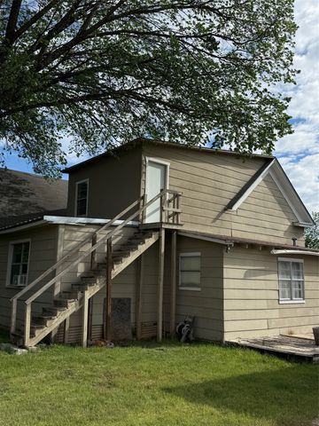 280 W 4th Street, Crawford, TX 76638