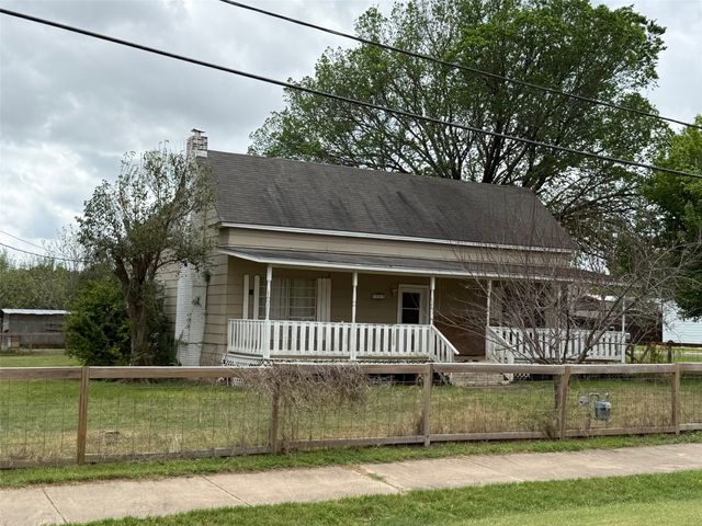 280 W 4th Street, Crawford, TX 76638