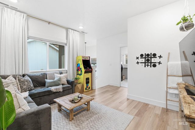 2563 S New Haven Ln, Boise, ID 83716