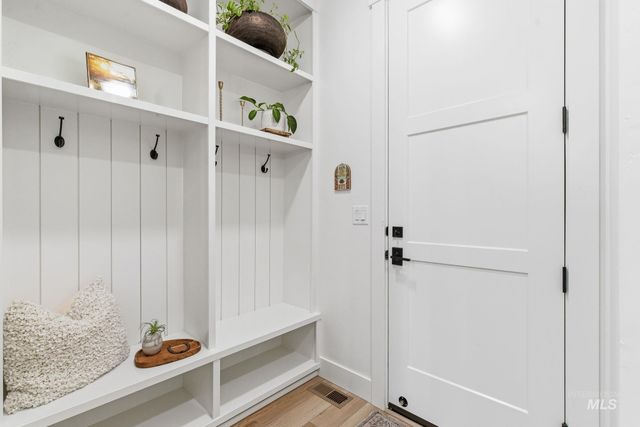 2563 S New Haven Ln, Boise, ID 83716