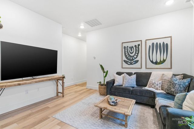 2563 S New Haven Ln, Boise, ID 83716