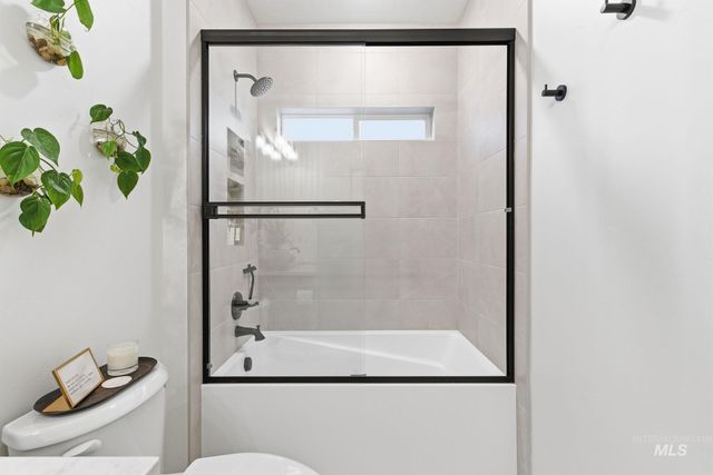 2563 S New Haven Ln, Boise, ID 83716