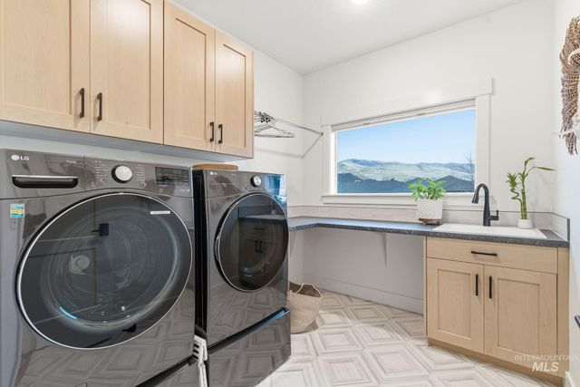 2563 S New Haven Ln, Boise, ID 83716