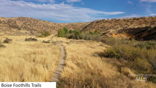 2563 S New Haven Ln, Boise, ID 83716