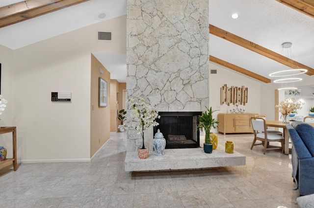 20021 Back 9 Drive, Boca Raton, FL 33498