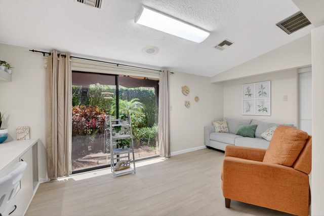 20021 Back 9 Drive, Boca Raton, FL 33498