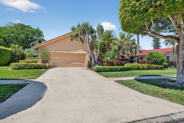 20021 Back 9 Drive, Boca Raton, FL 33498