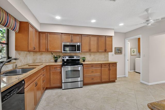 20021 Back 9 Drive, Boca Raton, FL 33498