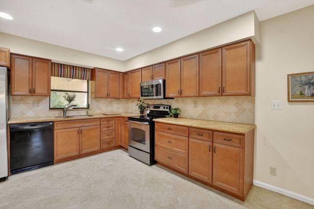 20021 Back 9 Drive, Boca Raton, FL 33498