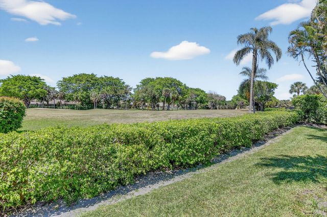 20021 Back 9 Drive, Boca Raton, FL 33498
