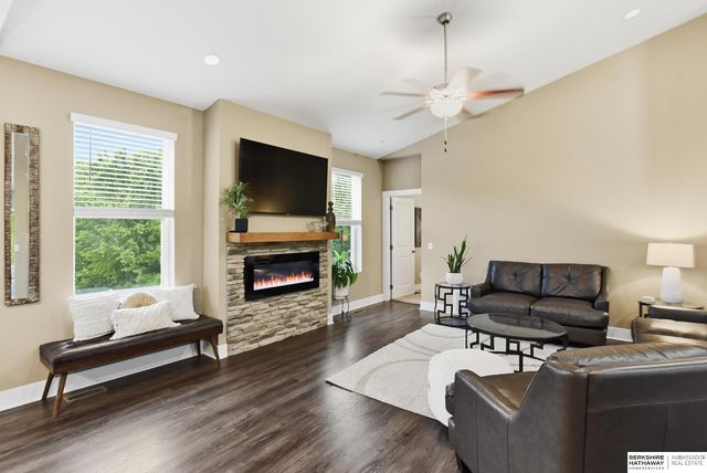 7020 S 184th Street, Omaha, NE 68136
