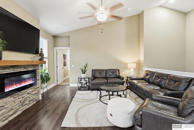 7020 S 184th Street, Omaha, NE 68136