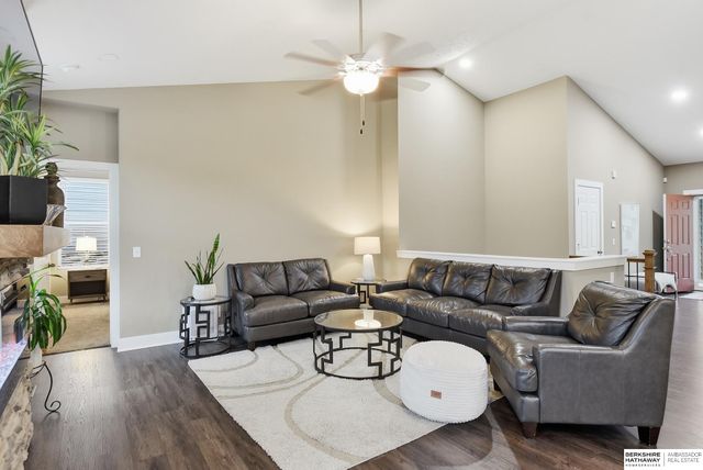 7020 S 184th Street, Omaha, NE 68136