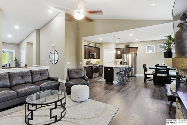 7020 S 184th Street, Omaha, NE 68136