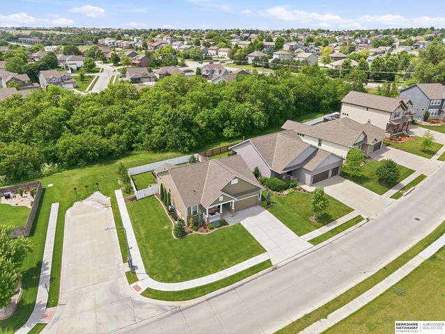 7020 S 184th Street, Omaha, NE 68136