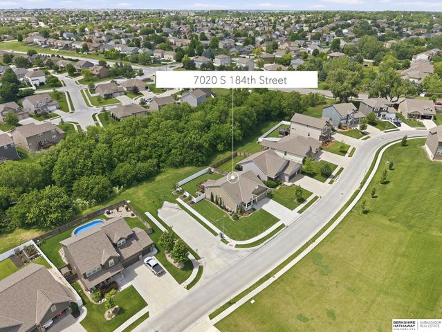 7020 S 184th Street, Omaha, NE 68136