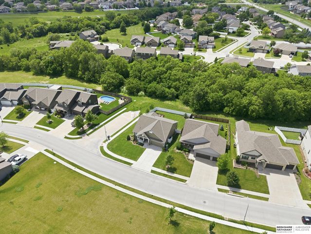 7020 S 184th Street, Omaha, NE 68136