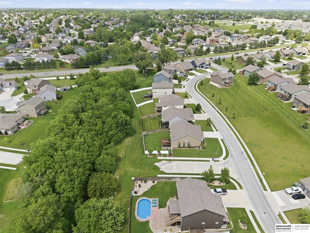 7020 S 184th Street, Omaha, NE 68136