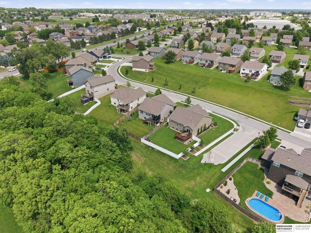 7020 S 184th Street, Omaha, NE 68136