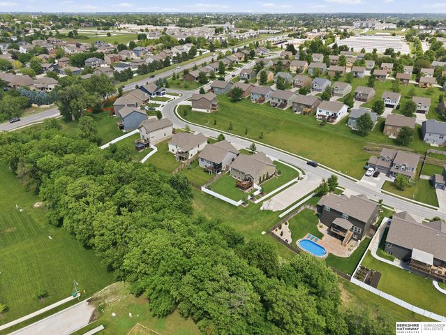 7020 S 184th Street, Omaha, NE 68136