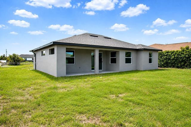 804 Curtis Ave N, Lehigh Acres, FL 33971